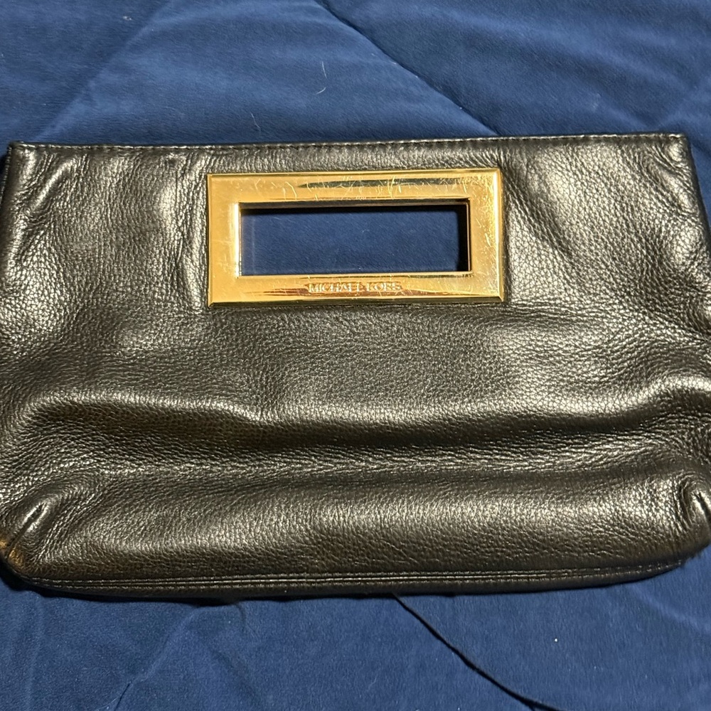 MICHAEL KORS CLUTCH!!